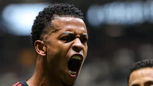 Carlinhos, do Flamengo, segue na mira do Peixe.