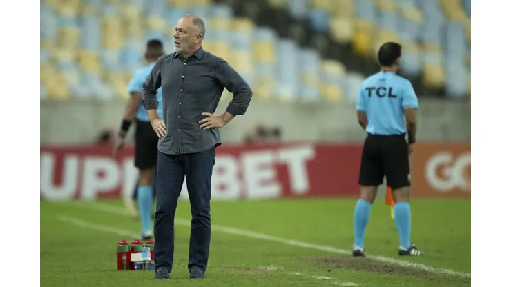 Mano Menezes lamenta falta de tempo para trabalho.