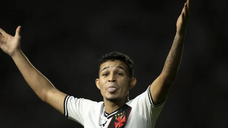 Adson em partida do Campeonato Brasileiro 2024