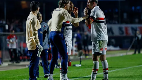 Luis Zubeldia tecnico do São Paulo durante partida. Foto: Marco Miatelo/AGIF