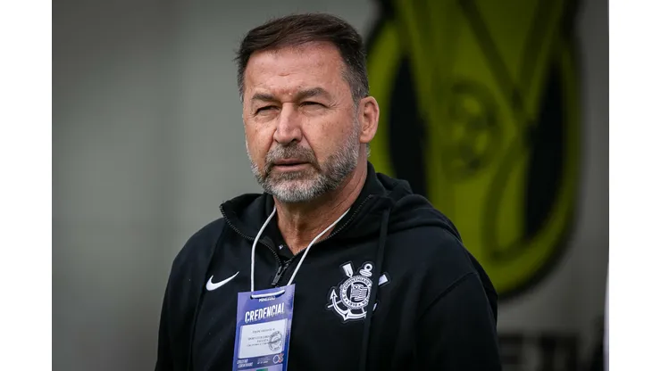 Augusto Melo teria agredido torcedor do Cruzeiro.