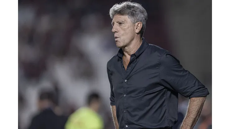 Renato Gaúcho promove fim de rodízio de goleiros.