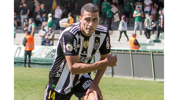 Foto: Robson Mafra/AGIF - Alan Kardec está sem espaço no Galo