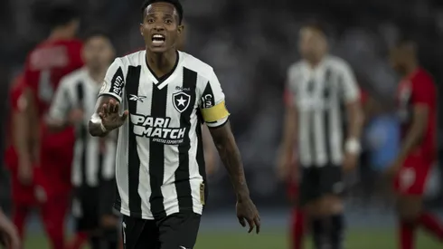 RJ - RIO DE JANEIRO - 19/06/2024 - BRASILEIRO A 2024, BOTAFOGO X ATHLETICO-PR - Tche Tche jogador do Botafogo durante partida contra o Athletico-PR no estadio Engenhao pelo campeonato Brasileiro A 2024. Foto: Jorge Rodrigues/AGIF