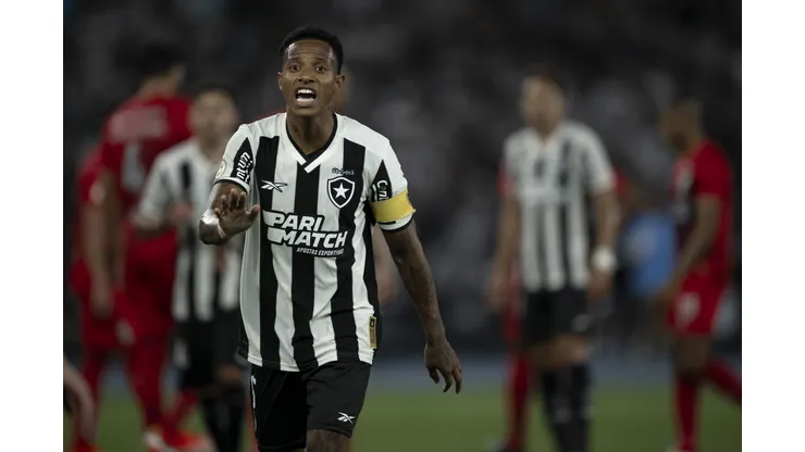 RJ - RIO DE JANEIRO - 19/06/2024 - BRASILEIRO A 2024, BOTAFOGO X ATHLETICO-PR - Tche Tche jogador do Botafogo durante partida contra o Athletico-PR no estadio Engenhao pelo campeonato Brasileiro A 2024. Foto: Jorge Rodrigues/AGIF
