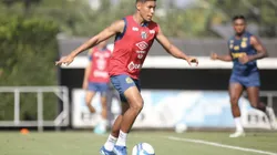 Vinicius Balieiro voltou a ser relacionado pelo Santos nesta sexta.