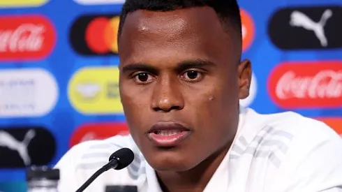 Jhon Arias em entrevista coletiva antes da partida entre Colômbia e Panamá, pelas quartas de final da Copa América, no dia 05/07/2024. Foto: Ezra Shaw/Getty Images