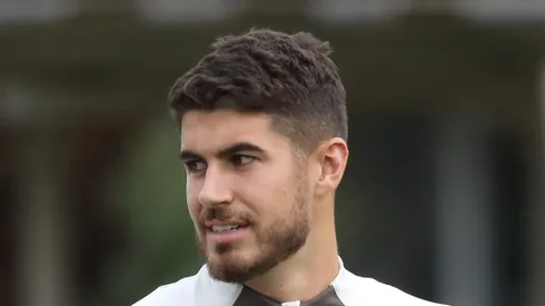 Pedro Raul durante o treino no CT Joaquim Grava. Atacante perdeu espaço no Timão.