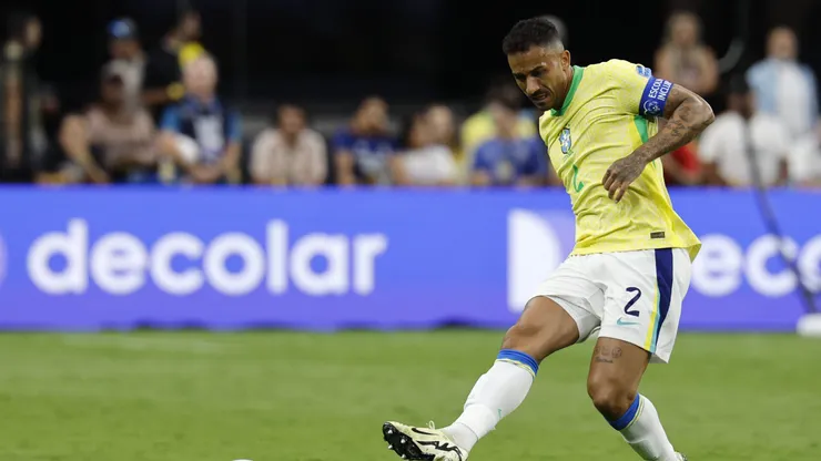 Lateral também foi criticado pelo torcedor do Brasil. Photo by Kevork Djansezian/Getty Images