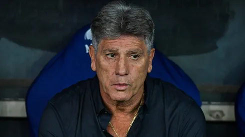 Renato Portaluppi, técnico do Grêmio, durante partida contra o Flamengo no estádio Maracanã pelo Brasileirão Série A 2024. Foto: Thiago Ribeiro/AGIF