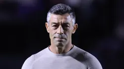 Pedro Caixinha, técnico do Bragantino, durante partida contra o São Paulo no estádio Morumbi pelo Brasileirão Série A 2024. Foto: Marcello Zambrana/AGIF