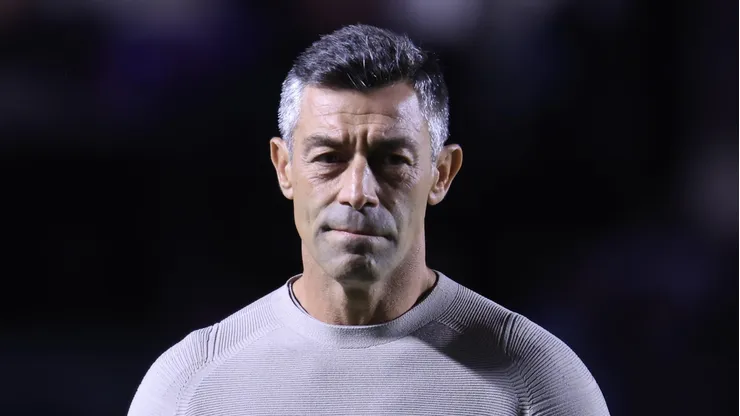 Pedro Caixinha, técnico do Bragantino, durante partida contra o São Paulo no estádio Morumbi pelo Brasileirão Série A 2024. Foto: Marcello Zambrana/AGIF
