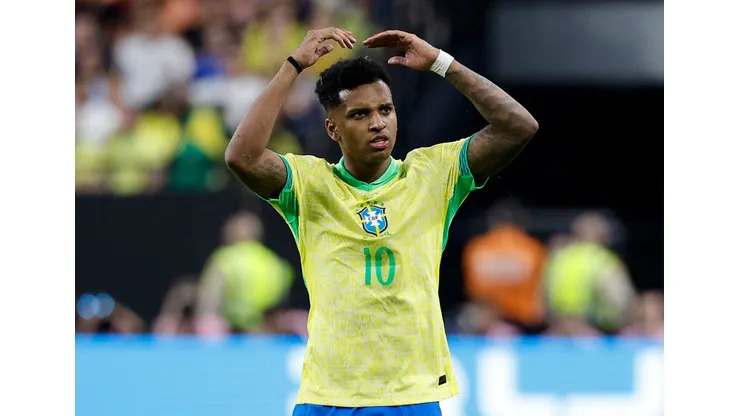Rodrygo tem atuação criticada diante do Uruguai.