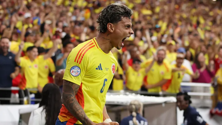Richard Ríos comemorando gol da Colômbia contra o Panamá. Foto: Ezra Shaw/Getty Images.