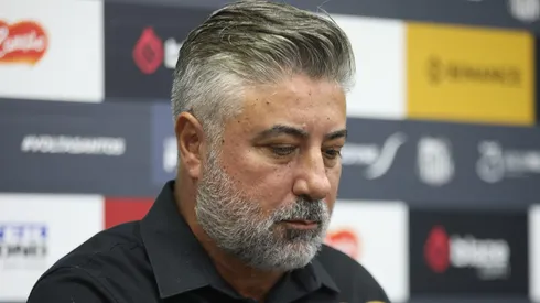 Alexandre Gallo perde dois negócios com o Flamengo no mercado da bola.