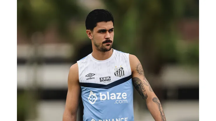 João Basso voltou ao Santos