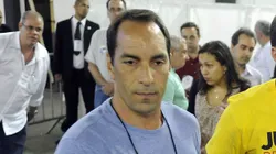 Edmundo crava a chegada de novo reforço em São Januário