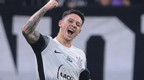 Rodrigo Garro comemorando seu gol durante partida entre Corinthians e Vitória, na Neo Química Arena, pelo Campeonato Brasileiro, no dia 04/07/2024.