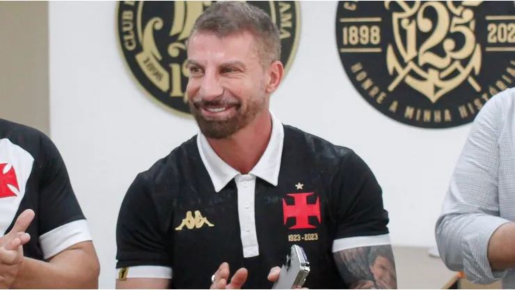 Situações importantes são resolvidas por Pedrinho no Vasco - Foto: Matheus Lima/Vasco.