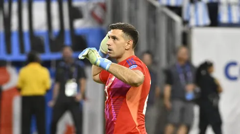 Emiliano Martínez foi crucial na classificação da Argentina. (Photo by Logan Riely/Getty Images)