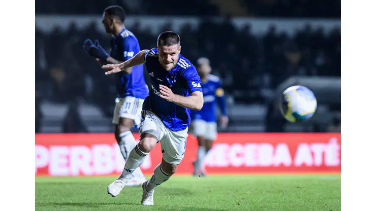 Cruzeiro recebe o Corinthians no Mineirão.