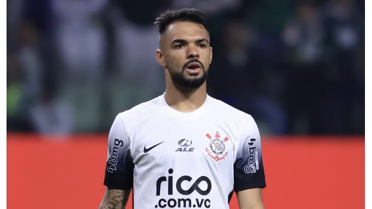 Raniele teve problemas no joelho