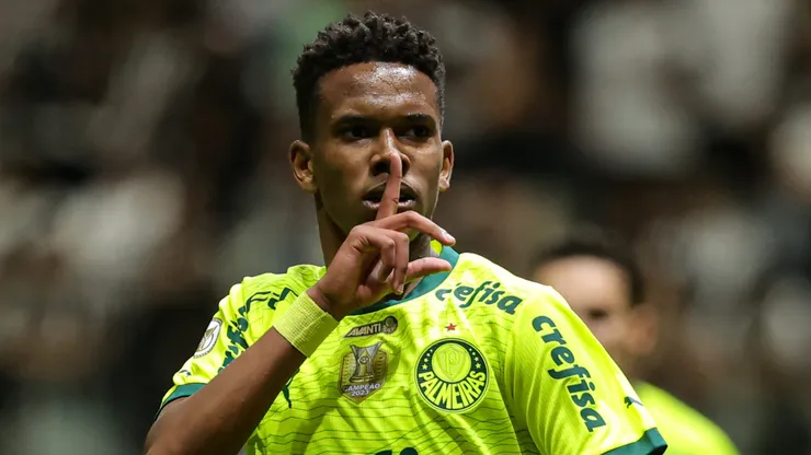 Palmeiras empatou com contribuição direta de Estêvão.