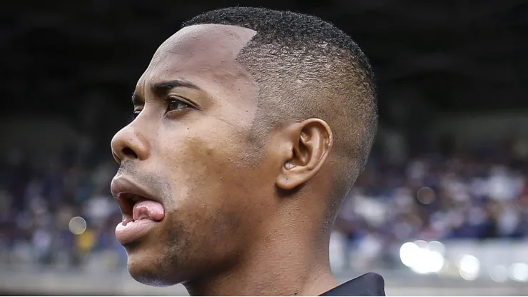 Cruzeiro x Atletico-MG - Robinho durante partida no Mineirão.