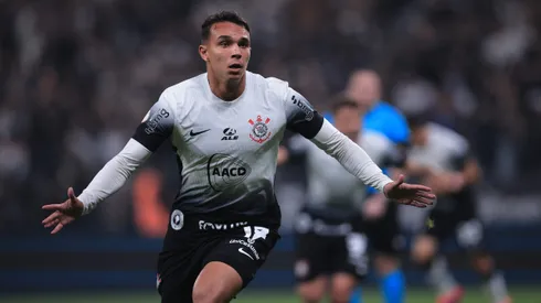 Giovane jogador do Corinthians comemora seu gol durante partida contra o Vitoria no estadio Arena Corinthians pelo campeonato Brasileiro A 2024. Foto: Ettore Chiereguini/AGIF
