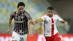 SP - RIO DE JANEIRO - 04/07/2024 - BRASILEIRO A 2024, FLUMINENSE X INTERNACIONAL - Paulo Henrique Ganso jogador do Fluminense disputa lance com Wanderson jogador do Internacional durante partida no estadio Maracana pelo campeonato Brasileiro A 2024. Foto: Jorge Rodrigues/AGIF
