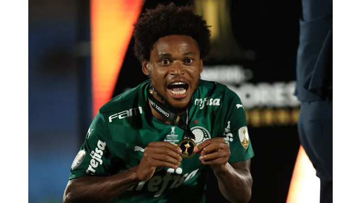 Luiz Adriano no Santos? Diretoria veta