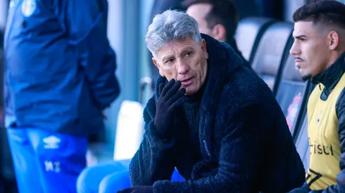 Treinador busca soluções para o elenco. Luiz Erbes/AGIF.