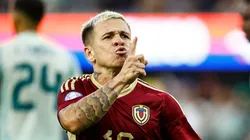 Soteldo na seleção venezuelana. Foto: Ronald Martinez/Getty Images