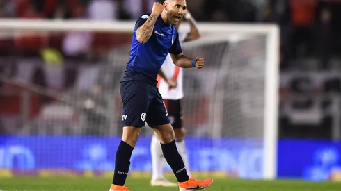 BUENOS AIRES, ARGENTINA - AUGUST 25: Nahuel Bustos of Talleres celebrates after scoring the goal first of his team during a match between River Plate and Talleres as part of Superliga 2019/20 at Estadio Monumental Antonio Vespucio Liberti on August 25, 2019 in Buenos Aires, Argentina. (Photo by Marcelo Endelli/Getty Images)