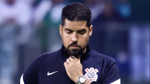 António Oliveira em partida entre Palmeiras x Corinthians pelo Campeonato Brasileiro