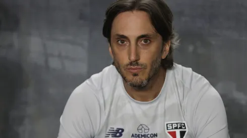 Zubeldía, técnico do São Paulo, voltou contra o Athletico