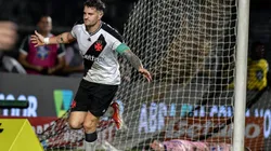 Vegetti comemorando o segundo gol do Vasco contra o Fortaleza pelo Brasileiro A 2024. Foto: Thiago Ribeiro/AGIF