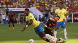 Árbitro não considerou o lance como pênalti. Ezra Shaw/Getty Images.