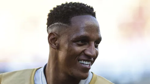 Yerry Mina, da Colômbia, negocia com o Alvinegro de General Severiano.