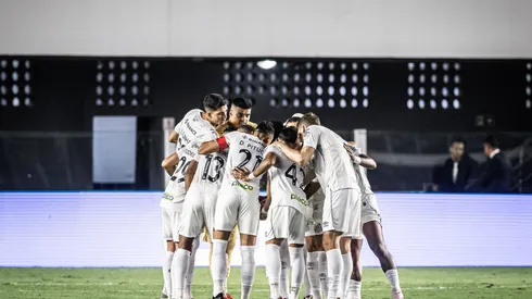 Ceará e Santos duelam na Arena Castelão.