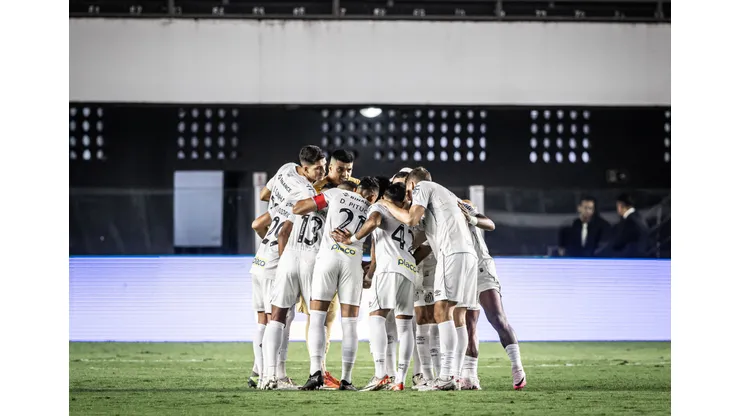 Ceará e Santos duelam na Arena Castelão.
