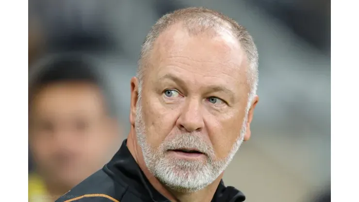 Foto: Gilson Junio/AGIF - Mano Menezes durante partida do Internacional pelo Brasileirão