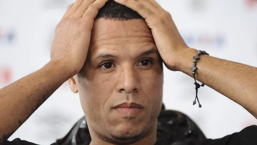 Luís Fabiano reprovou a atitude do jovem no Flamengo - Foto: Armando Paiva/AGIF.