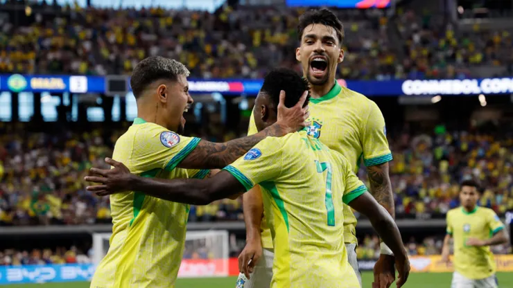 Seleção Brasileira precisa garantir a classificação. Kevork Djansezian/Getty Images.