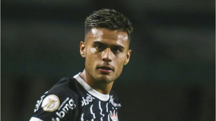 Futuro de Fausto Vera terá definição após reunião entre Corinthians e Atlético