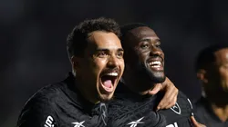 Eduardo e Bastos do Botafogo. Foto: Thiago Ribeiro/AGIF