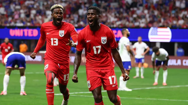 Jogadores do Panamá comemorando gol na Copa América. (Foto: Todd Kirkland/Getty Images)