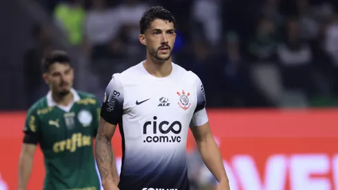 Zagueiro do Timão falou ainda no gramado do Allianz Parque
