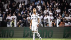 Mateus Xavier foi um dos jovens da base santista que atuaram diante da Chape.