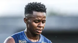 SP - SANTOS - 02/04/2024 - SANTOS, TREINO - Cazares jogador do Santos durante treino no Centro de Treinamento CT Rei Pele.